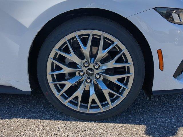 Photo of 2025 Oxford White Ford Mustang