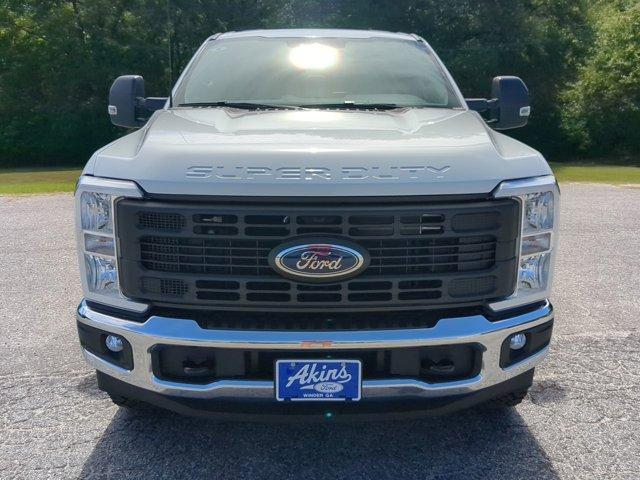 Photo of 2025 Oxford White Ford F-250