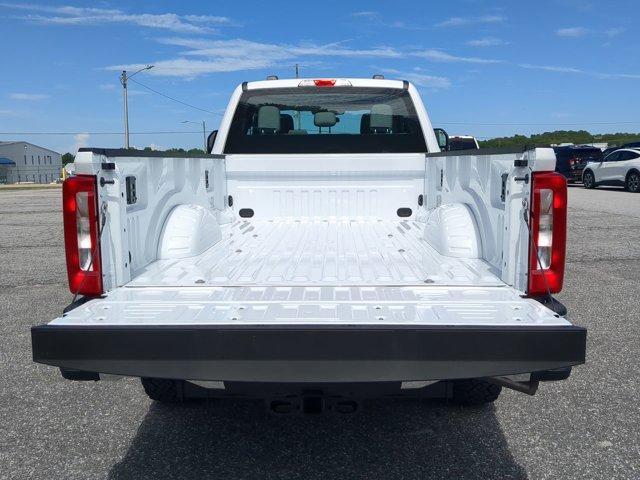 Photo of 2025 Oxford White Ford F-250