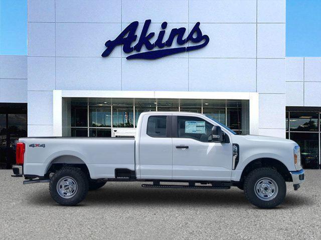 Photo of 2025 Oxford White Ford F-250