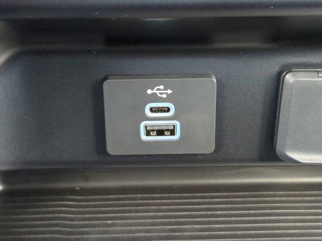 Photo of 2025 Oxford White Ford F-250