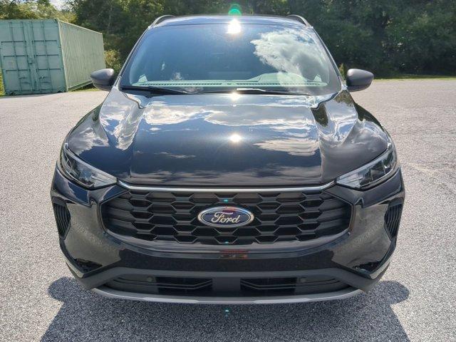 Photo of 2025 Agate Black Ford Escape