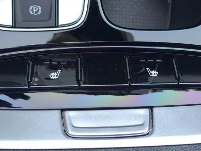 Photo of 2022 Ice White Hyundai SANTA CRUZ