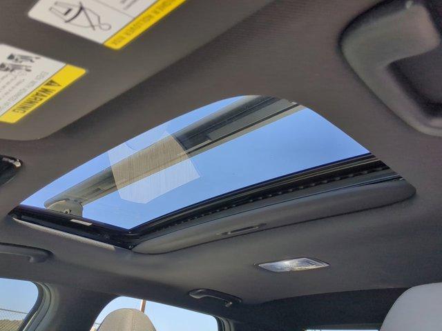Photo of 2022 Ice White Hyundai SANTA CRUZ
