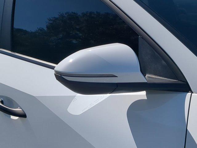 Photo of 2022 Ice White Hyundai SANTA CRUZ