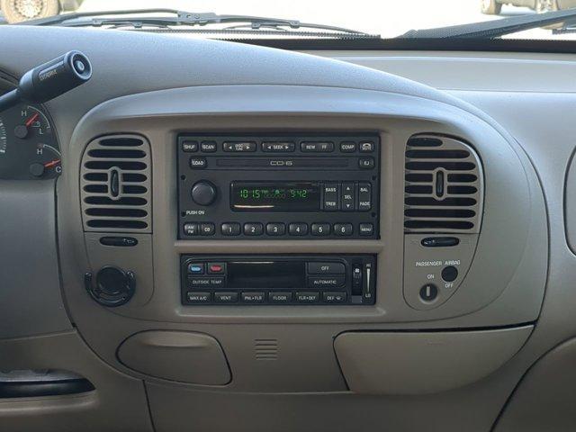Photo of 2003 Red Ford F-150
