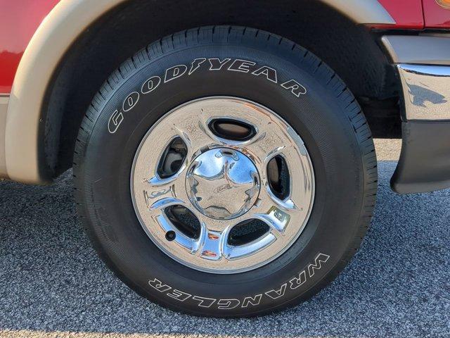 Photo of 2003 Red Ford F-150