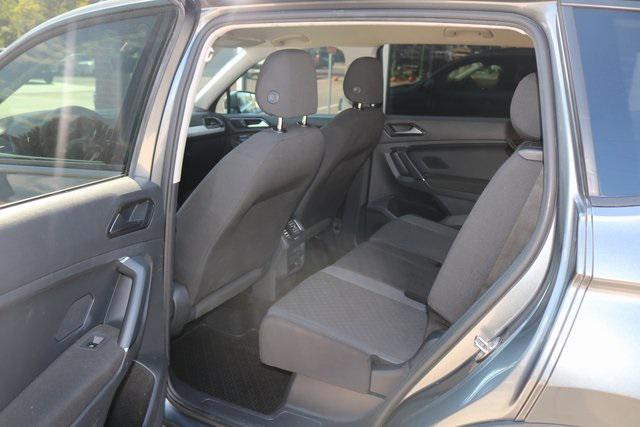 Photo of 2018 Platinum Gray Metallic Volkswagen Tiguan