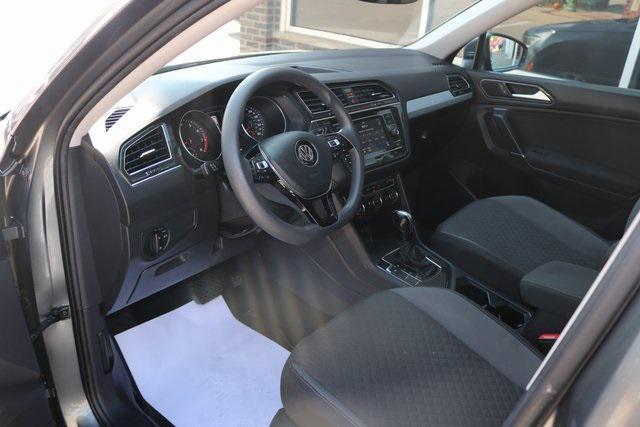 Photo of 2018 Platinum Gray Metallic Volkswagen Tiguan