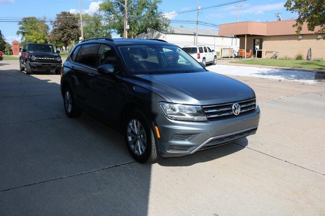 Photo of 2018 Platinum Gray Metallic Volkswagen Tiguan