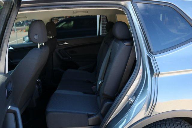 Photo of 2018 Platinum Gray Metallic Volkswagen Tiguan