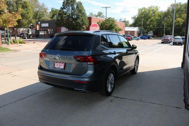 Photo of 2018 Platinum Gray Metallic Volkswagen Tiguan