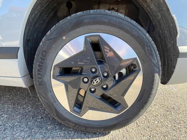 Photo of 2024 Cyber Gray Metallic Hyundai KONA EV