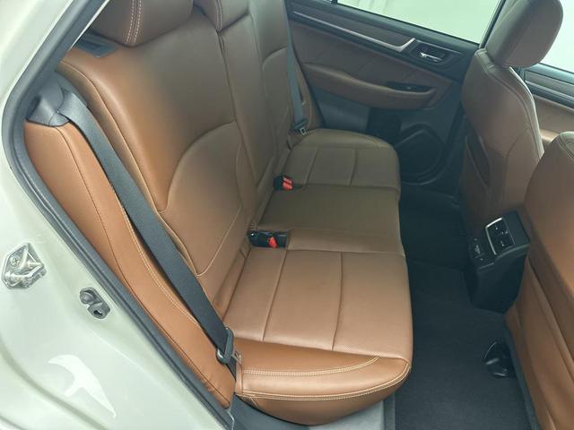 Photo of 2018 Crystal White Pearl Subaru Outback