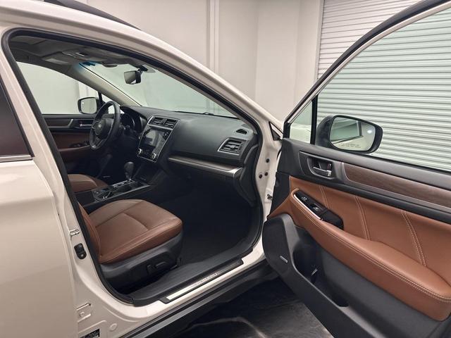 Photo of 2018 Crystal White Pearl Subaru Outback