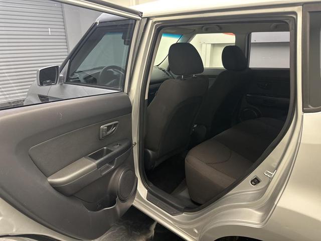 Photo of 2011 Bright Silver Kia Soul