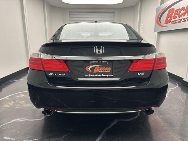 Photo of 2015 Crystal Black Pearl Honda Accord