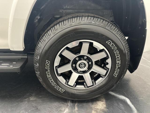 Photo of 2018 Super White Toyota 4Runner