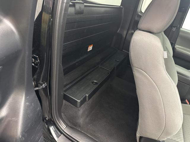 Photo of 2021 Midnight Black Metallic Toyota Tacoma