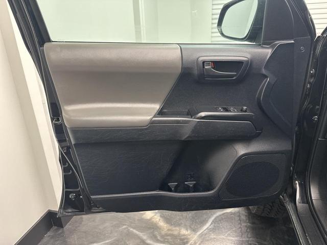 Photo of 2021 Midnight Black Metallic Toyota Tacoma