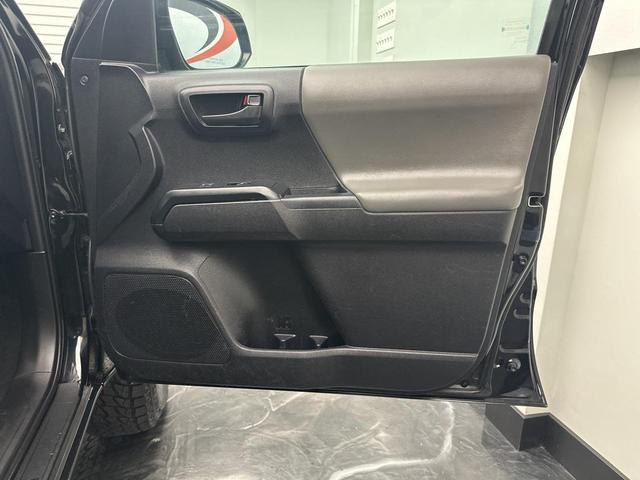 Photo of 2021 Midnight Black Metallic Toyota Tacoma