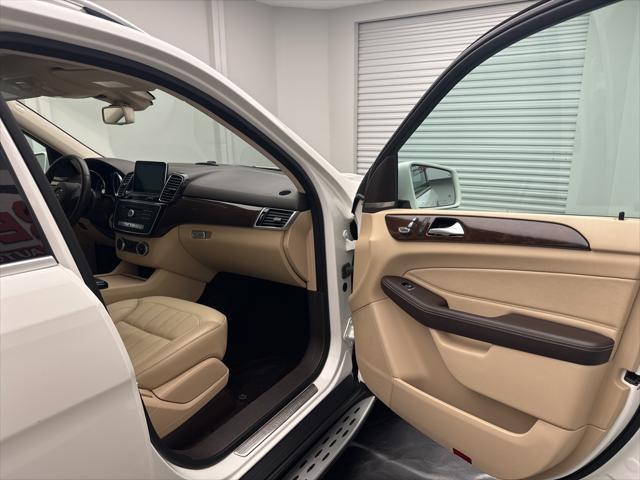 Photo of 2016 White Mercedes-Benz GLE-Class
