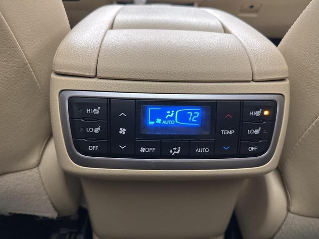 Photo of 2019 Maroon Toyota Highlander
