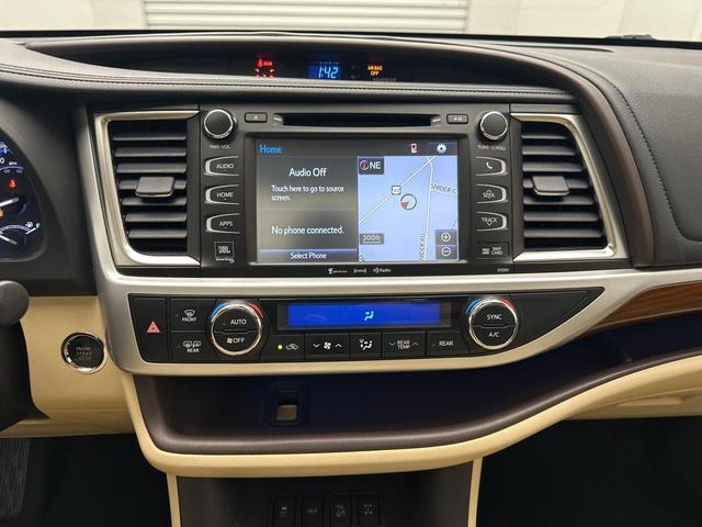 Photo of 2019 Maroon Toyota Highlander