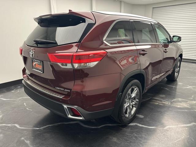 Photo of 2019 Maroon Toyota Highlander