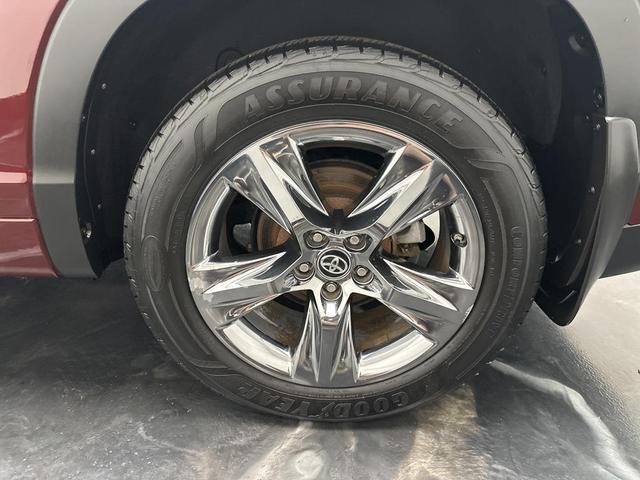 Photo of 2019 Maroon Toyota Highlander
