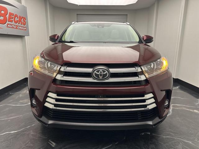 Photo of 2019 Maroon Toyota Highlander