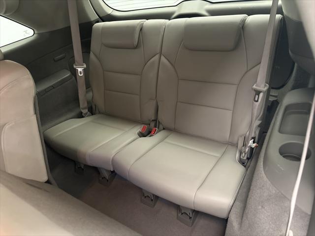 Photo of 2008 Aspen White Pearl Acura MDX