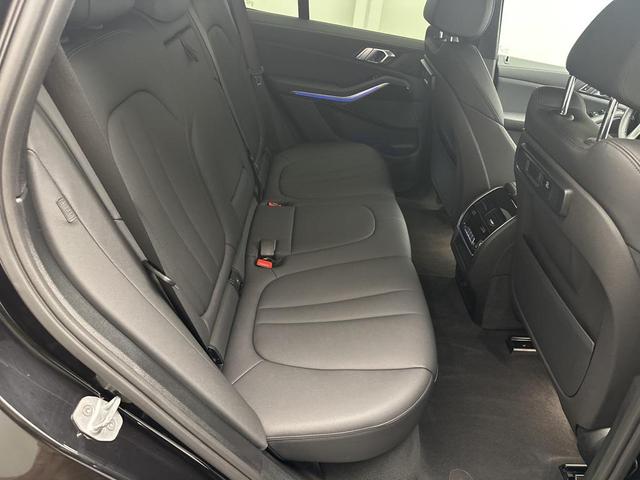 Photo of 2020 Black Sapphire Metallic BMW X5