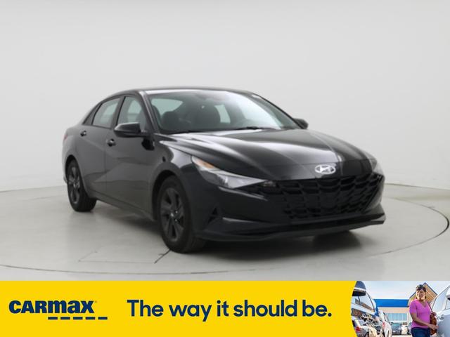 Photo of 2021 Black Hyundai ELANTRA
