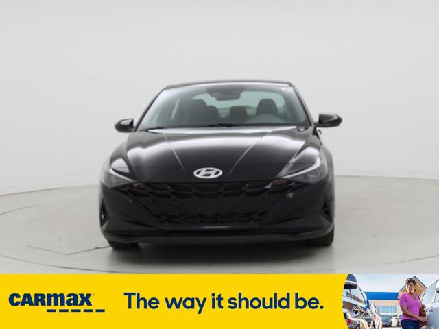 Photo of 2021 Black Hyundai ELANTRA
