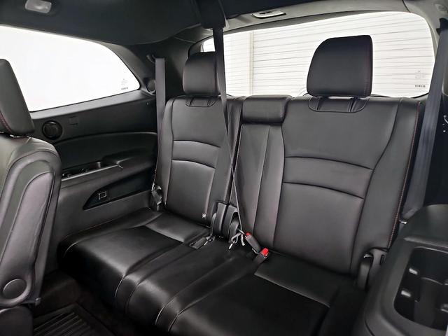 Photo of 2021 Black Honda Pilot