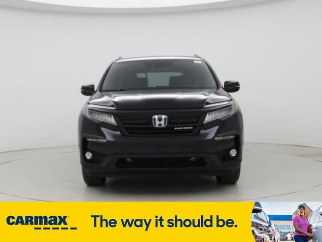 Photo of 2021 Black Honda Pilot