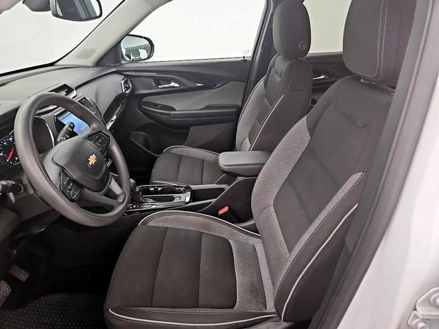 Photo of 2021 White Chevrolet Trailblazer