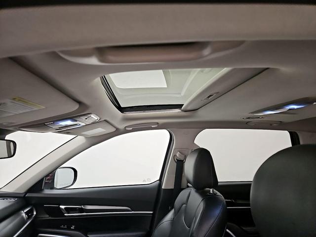 Photo of 2020 Burgundy Kia Telluride
