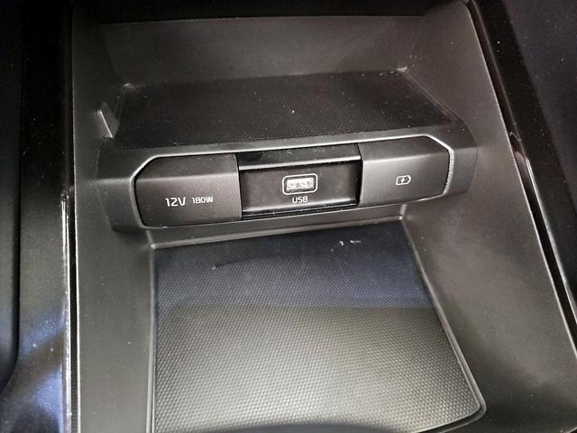 Photo of 2020 Burgundy Kia Telluride