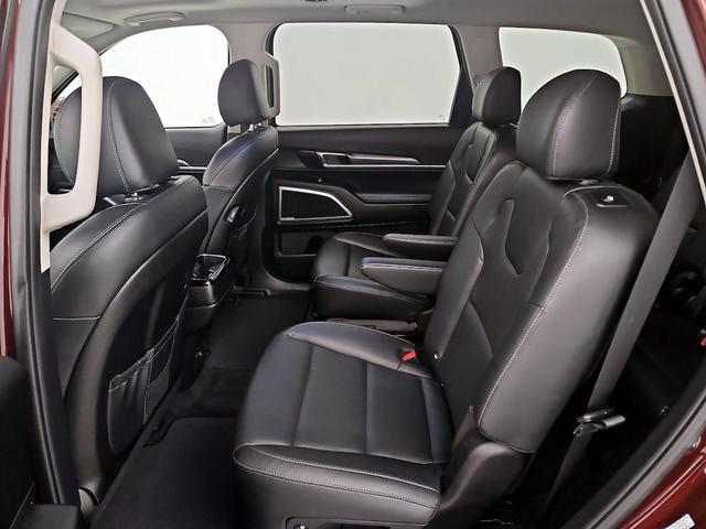Photo of 2020 Burgundy Kia Telluride