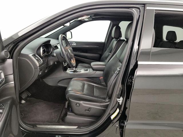 Photo of 2019 Black Jeep Grand Cherokee