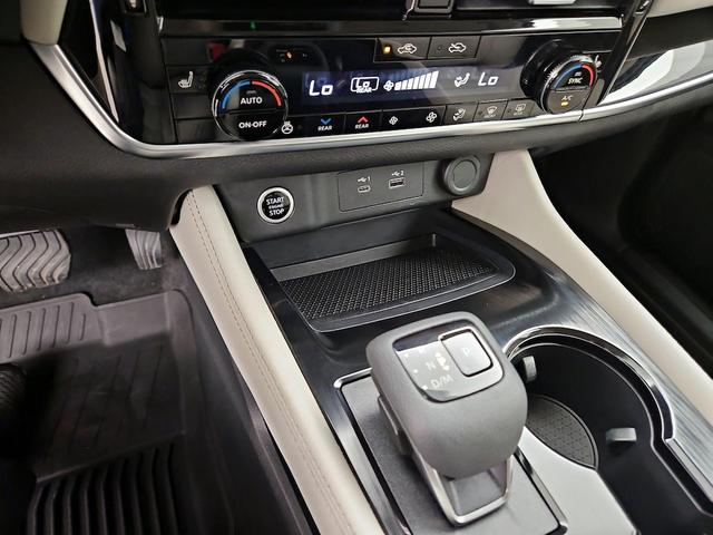 Photo of 2023 Black Nissan Rogue