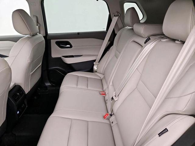 Photo of 2023 Black Nissan Rogue