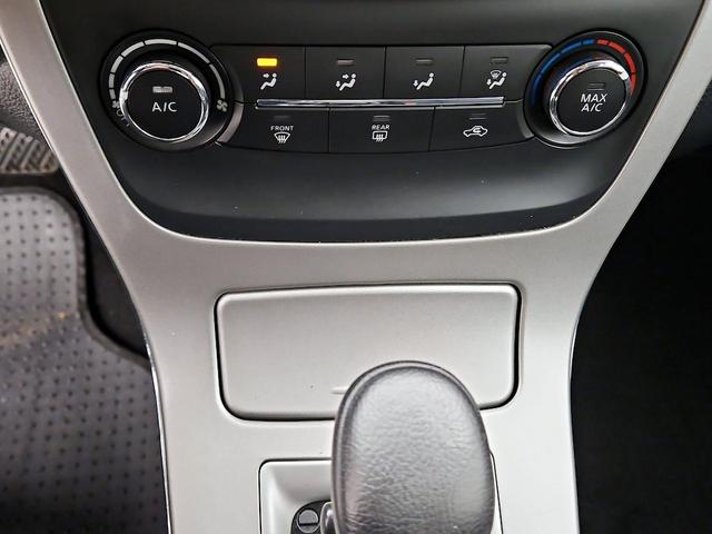 Photo of 2015 Red Nissan Sentra
