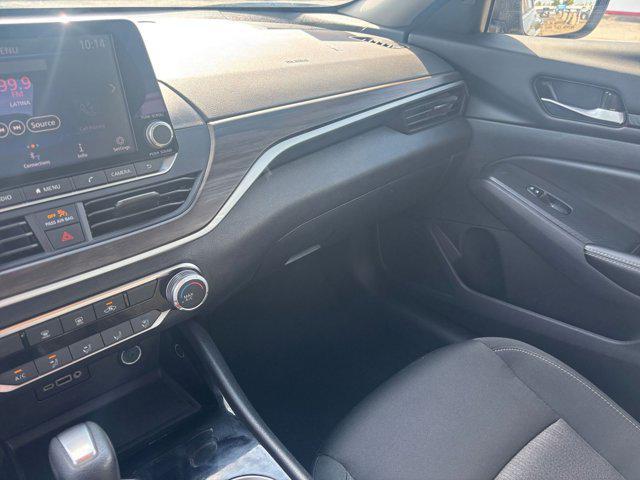 Photo of 2024 Gun Metallic Nissan Altima