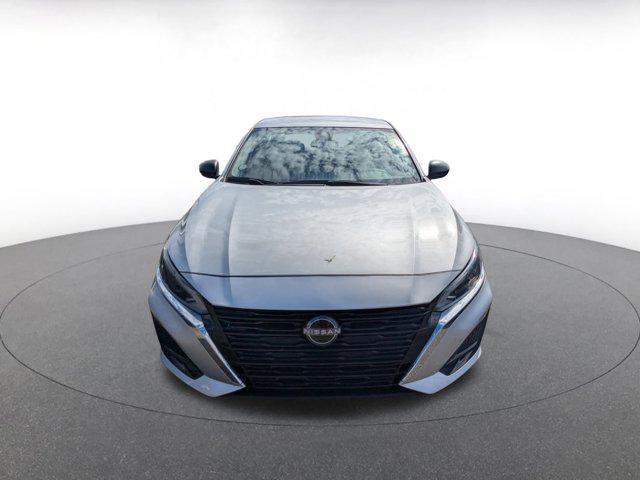 Photo of 2024 Brilliant Silver Metallic Nissan Altima