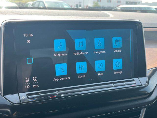 Photo of 2024 Platinum Gray Metallic Volkswagen Atlas