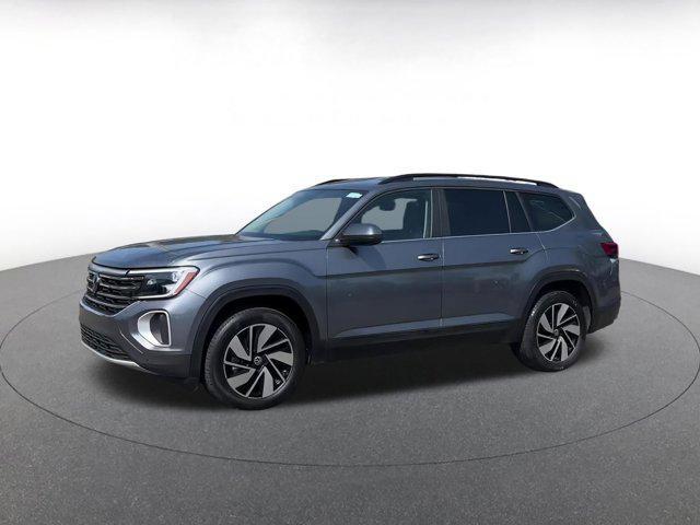 Photo of 2024 Platinum Gray Metallic Volkswagen Atlas