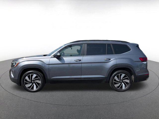 Photo of 2024 Platinum Gray Metallic Volkswagen Atlas